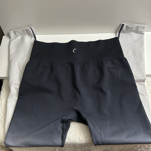 Ladies Zyia Active White‎ Black Ombré 7/8 Leggings Seamless Size L - Picture 5 of 8